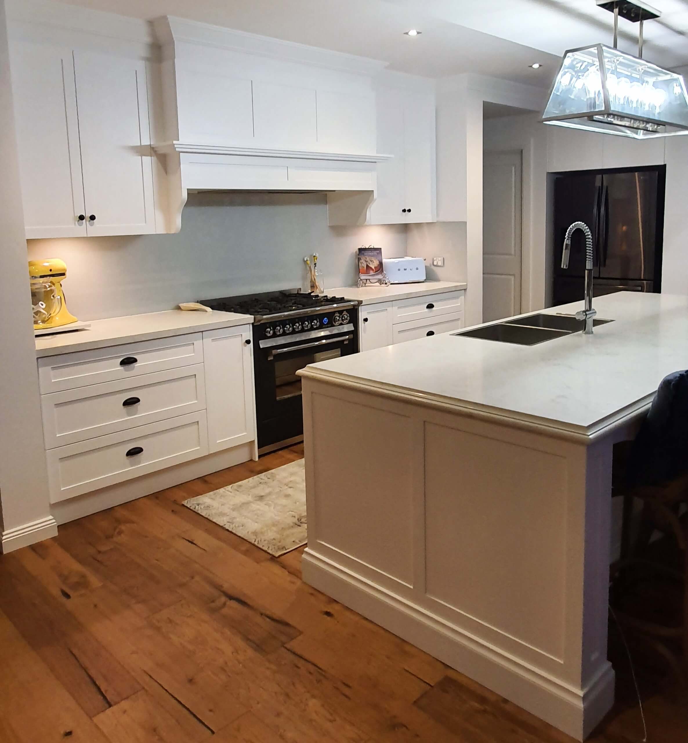 classical kitchen cabinet maker